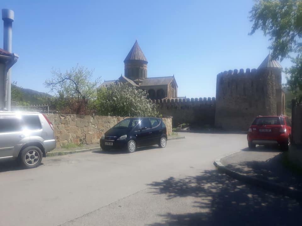 Guest House Sveti Mtsʼkhetʼa Buitenkant foto